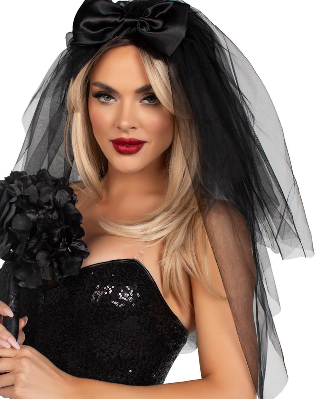 Black bow veil