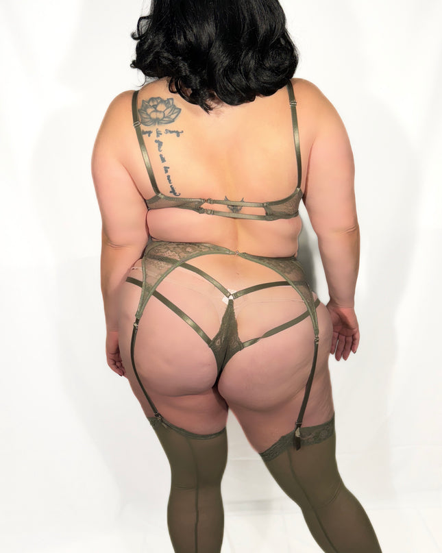 Lace and straps olive